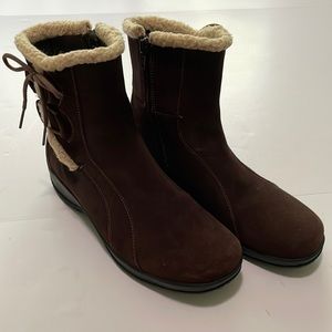 CLARKS Bendable Mid Ankle Boots